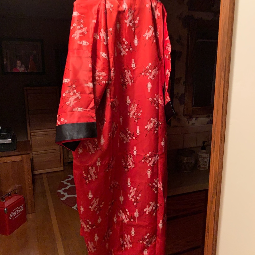 Robe - Picture 4 of 4